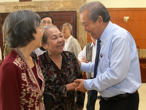 Phó Thủ tướng gặp mặt các chiến sĩ cách mạng bị địch bắt tù đày - ảnh 1
